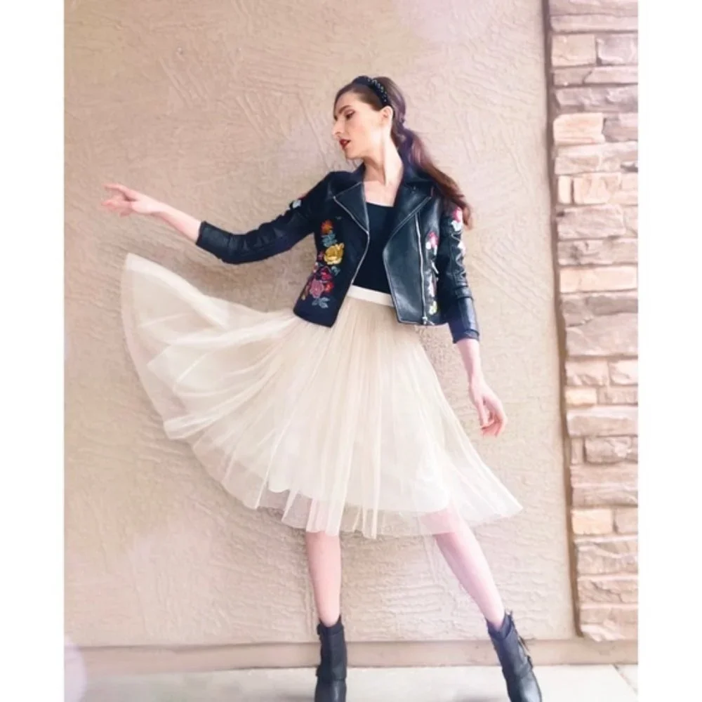 ROMEO & JULIET Floral Embroidered Faux Leather Moto Biker Jacket - Picture 9 of 9